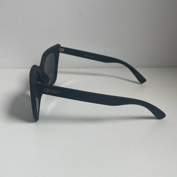 Quay Australia UV PROTECTED “Harper” Black/Smoke Cat Eye Sunglasses - Picture 3 of 7